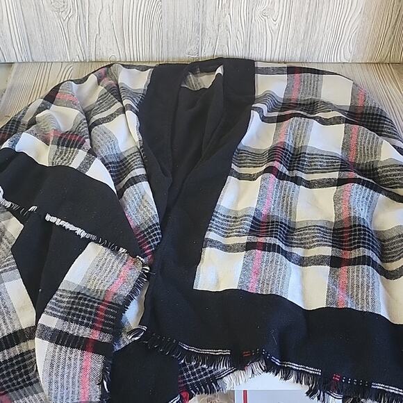 Steve Madden Pashmina Wrap Shaw Plaid Womens One Size Fits Most - Picture 8 of 8